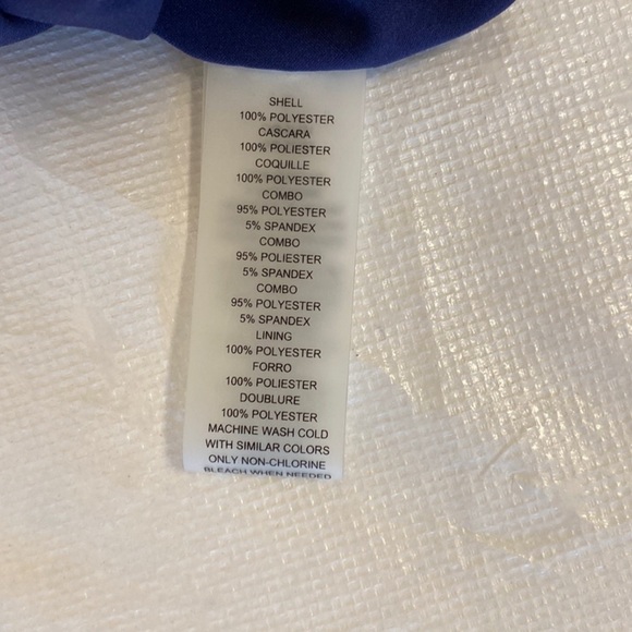 NWT Vince Camuto Navy Floral Maxi Halter Dress With Scarf - Size: 6 - Picture 10 of 11